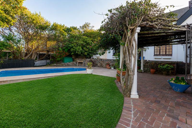 4 Bedroom Property for Sale in Clovelly Western Cape